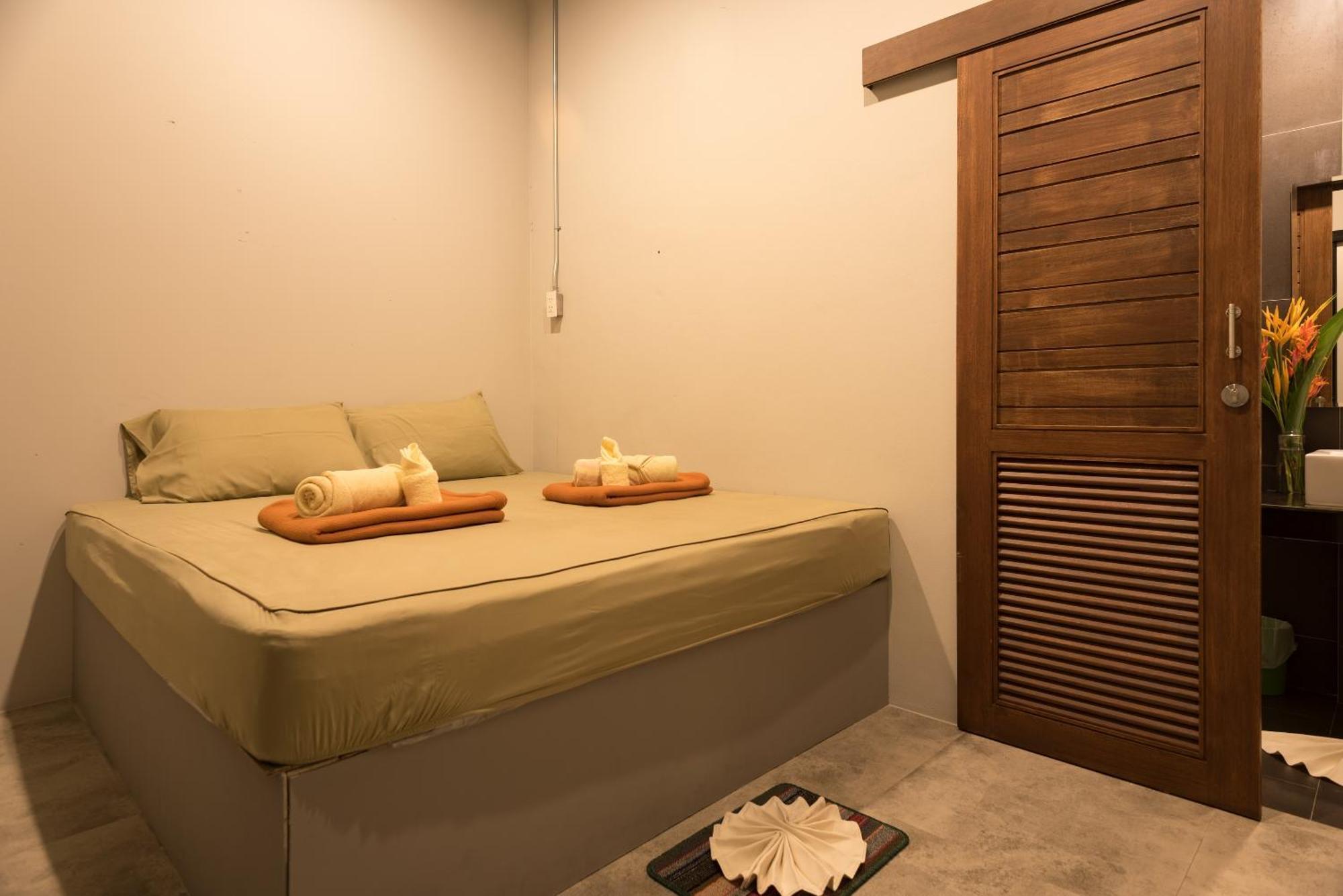 2 Rocks Boutique Hostel Baan Tai Camera foto